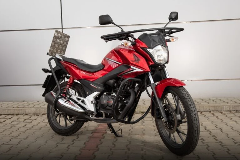 Motocykl Honda CB125F w szkole jazdy 2Drive Krosno – kursy kategorii A1 i A2