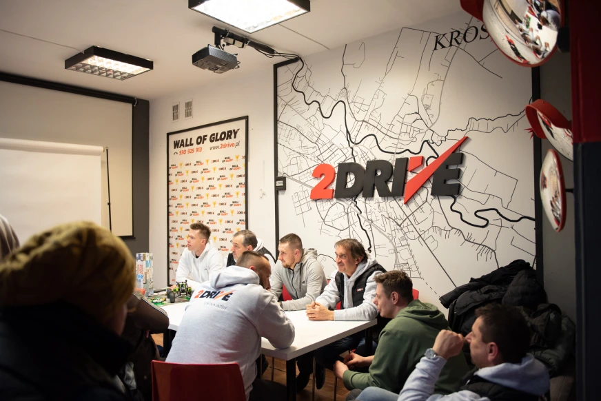 Prawo jazdy w szkole jazdy 2Drive Krosno – wysoka zdawalność egzaminów