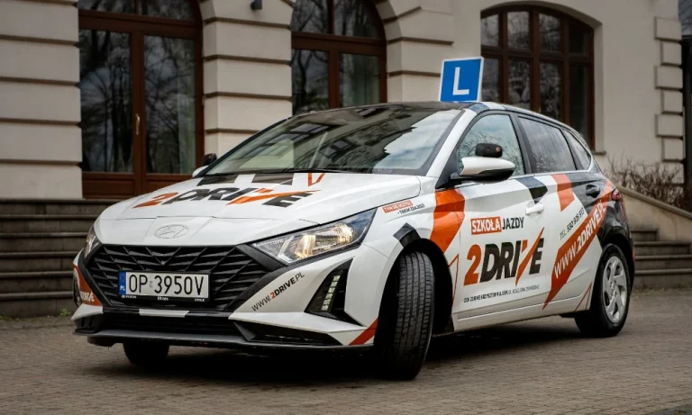 Hyundai i20 – jak obsługiwać auto do nauki jazdy?